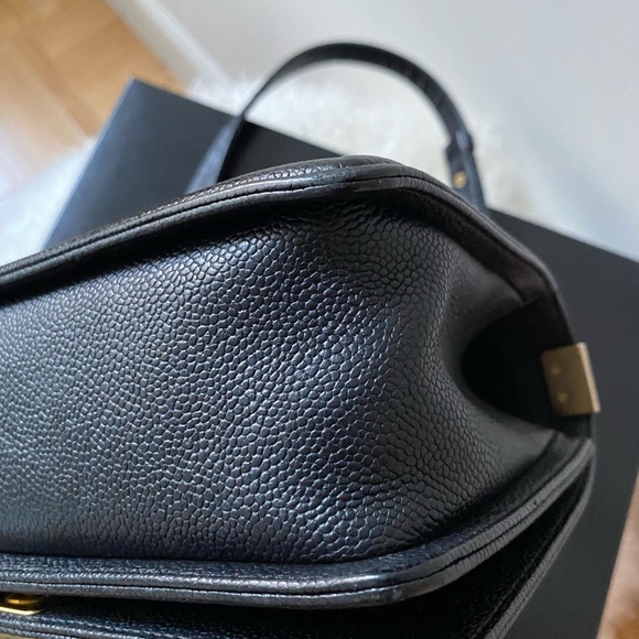 Chanel Medium Boy Handbag in Caviar Leather - Picture 6 of 13